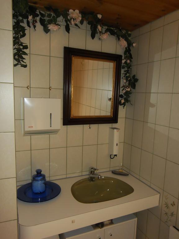 Casa Job - Gasthaus - Sauna, Whirlpool - Trun エクステリア 写真